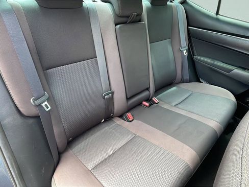 Used 2018 Toyota Corolla LE image 31