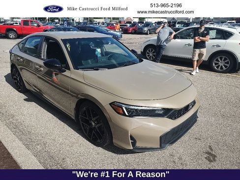 Used 2025 Honda Civic Sport image 3