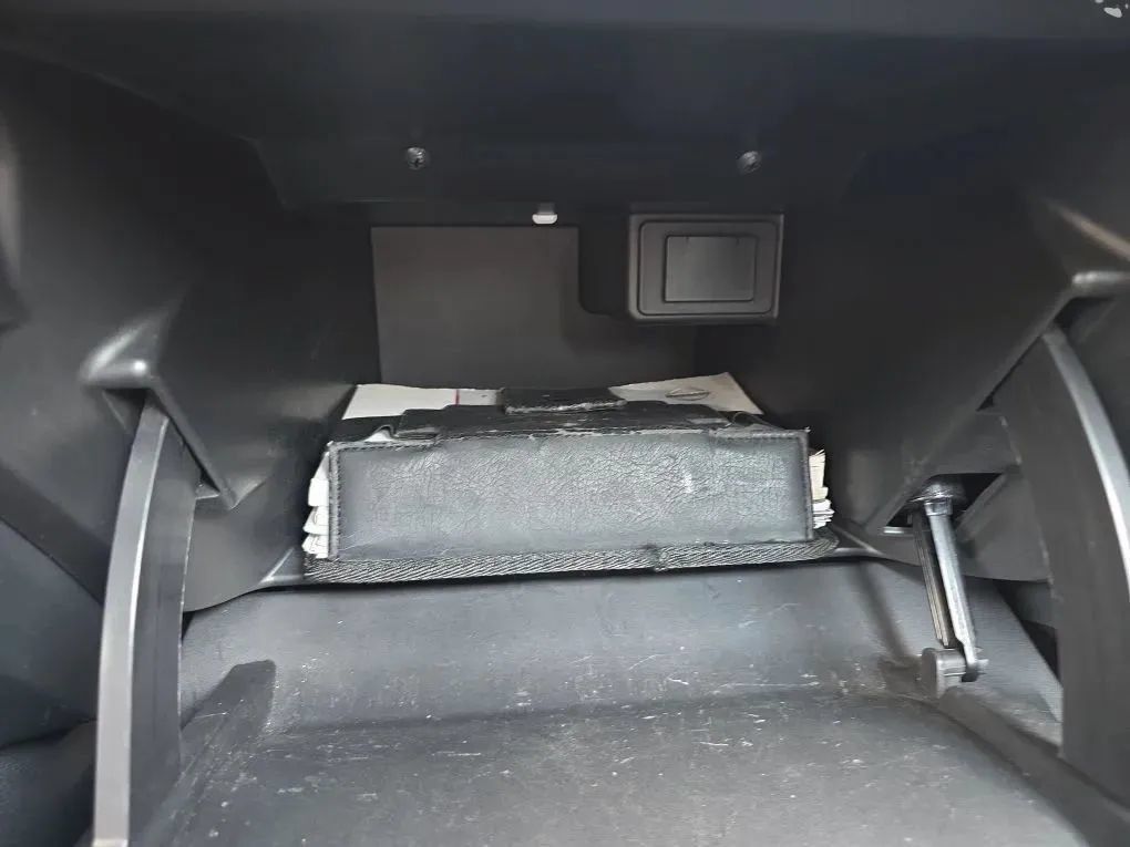 Used 2012 Nissan Juke S FWD image 24