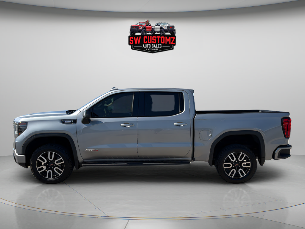 Used 2024 GMC Sierra 1500 AT4 w/ Technology Package AWD/4WD image 4