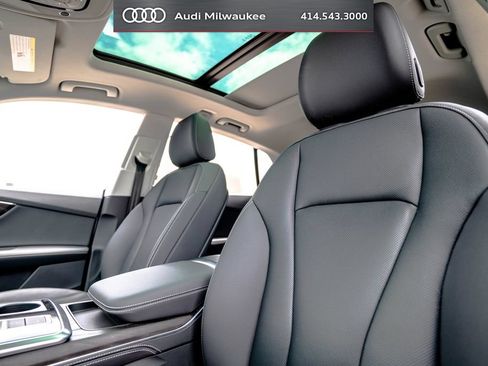 Used 2023 Audi Q8 Premium Plus AWD/4WD image 4