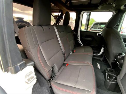 Used 2023 Jeep Wrangler Unlimited Rubicon AWD/4WD image 18