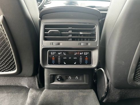 Certified 2025 Audi Q8 Premium Plus w/ Premium Plus Package AWD/4WD image 24