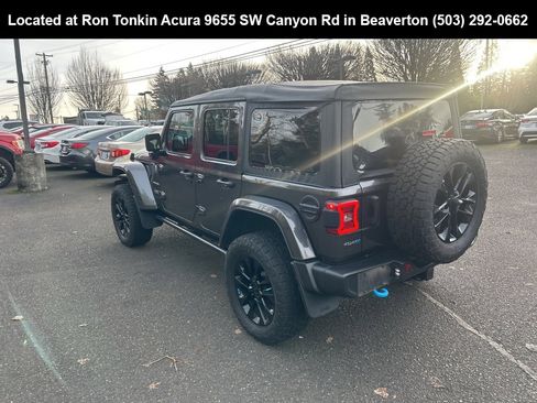 Used 2022 Jeep Wrangler Unlimited Sahara image 6