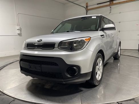 Certified 2017 Kia Soul image 3