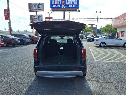 Used 2021 GMC Acadia SLE w/ Driver Convenience Package FWD image 20