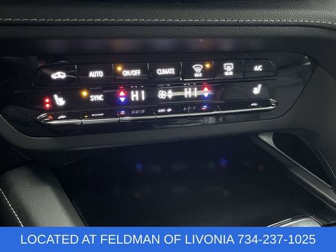 Certified 2022 Buick Envision Essence w/ Sport Touring Package image 17