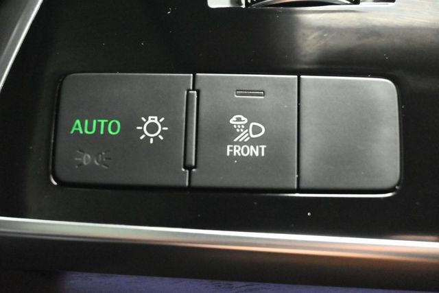 Used 2022 Audi Q8 Premium AWD/4WD image 28