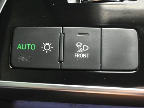 Used 2022 Audi Q8 Premium AWD/4WD image 28