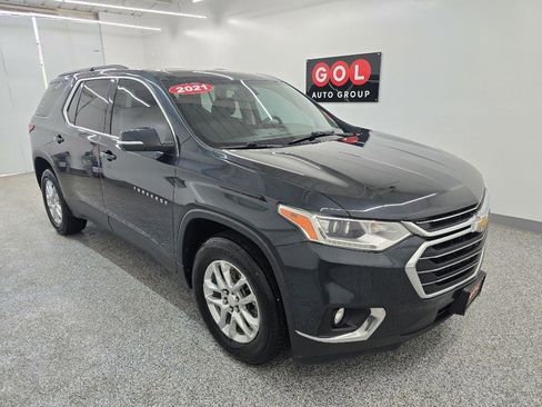 Used 2021 Chevrolet Traverse LT FWD image 1
