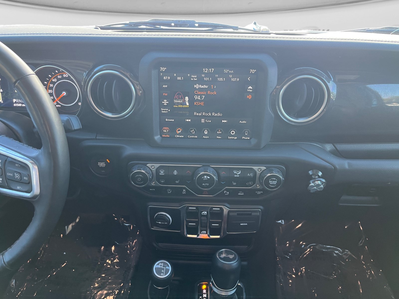 Used 2022 Jeep Wrangler Unlimited Sahara AWD/4WD image 13
