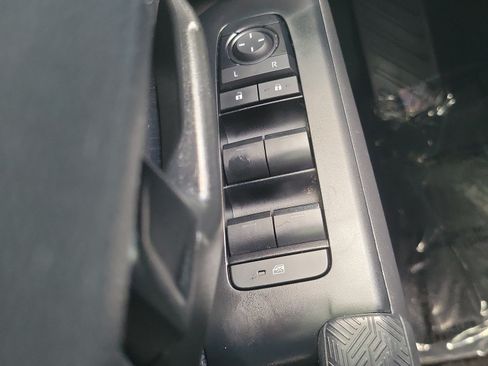 Certified 2025 Toyota Tacoma SR5 RWD image 22