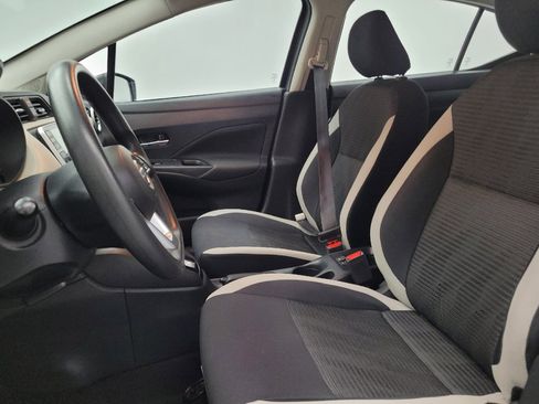 Used 2021 Nissan Versa SV FWD image 17