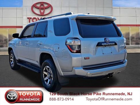 Used 2022 Toyota 4Runner TRD Off-Road AWD/4WD image 9