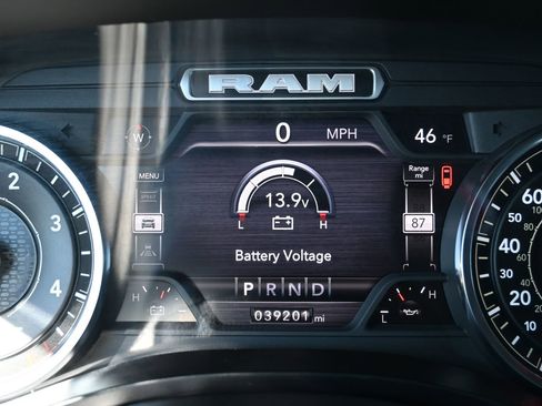 Used 2023 RAM 1500 Laramie AWD/4WD image 11