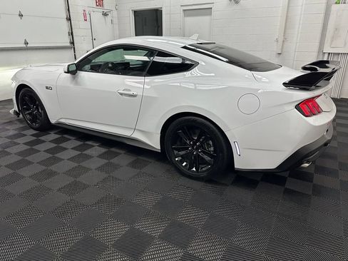 Used 2025 Ford Mustang GT RWD image 7