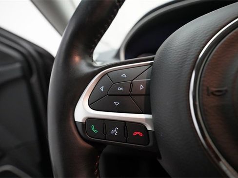 Used 2020 Jeep Compass Latitude w/ Cold Weather Group image 17