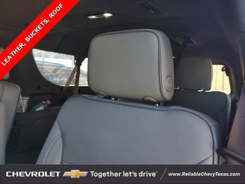 Used 2022 GMC Yukon XL SLT w/ SLT Premium Package image 6