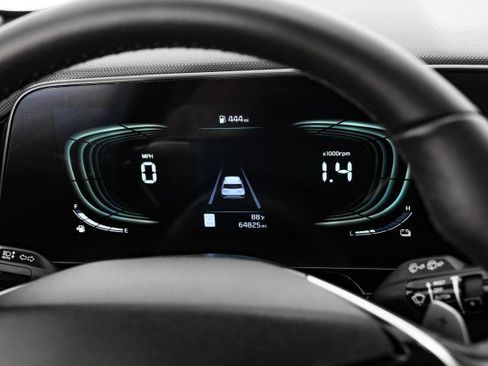 Used 2024 Kia Niro EX FWD image 17