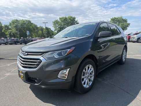 Used 2018 Chevrolet Equinox LS FWD image 1