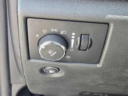 Used 2015 Jeep Grand Cherokee Altitude AWD/4WD image 19