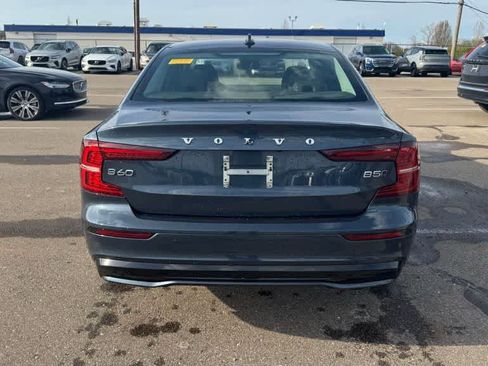 Used 2023 Volvo S60 B5 Plus w/ Climate Package image 6