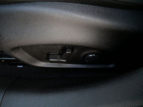 Used 2023 Jeep Renegade Latitude w/ Premium Group image 20