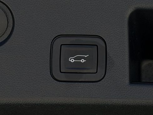 Used 2025 Chevrolet Equinox ACTIV w/ Safety and Technology Package FWD image 27