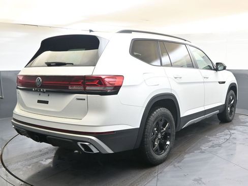 New 2026 Volkswagen Atlas Peak Edition image 5