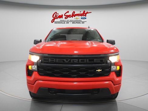Used 2024 Chevrolet Silverado 1500 Custom image 3