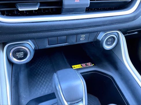 Used 2024 Toyota Grand Highlander XLE image 28