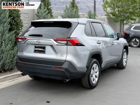 Used 2025 Toyota RAV4 LE AWD/4WD image 9