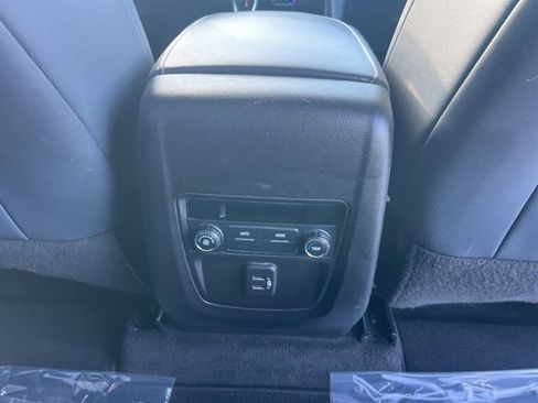 Used 2019 Buick Enclave Essence image 48