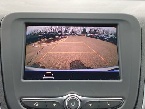 Used 2021 Chevrolet Equinox LT image 14