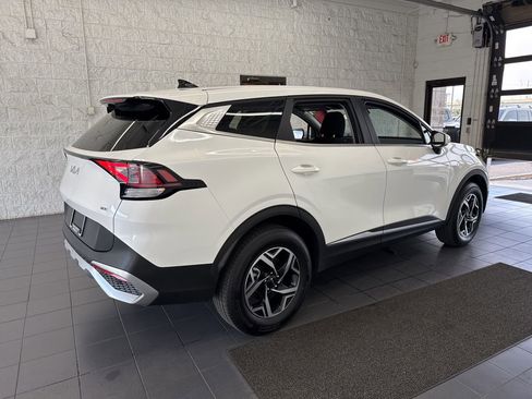 Used 2025 Kia Sportage LX image 8