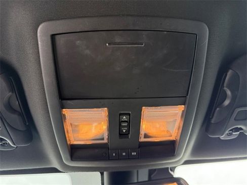 Used 2017 Dodge Challenger R/T Plus image 19