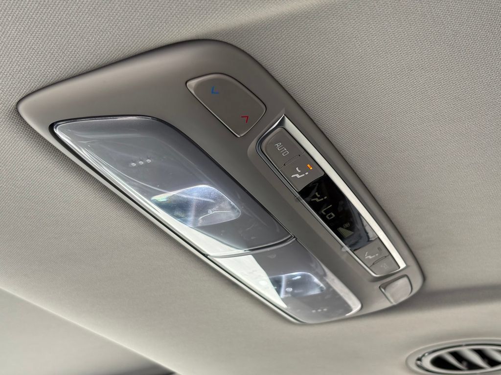 Used 2022 Kia Telluride EX w/ EX Premium Package FWD image 19