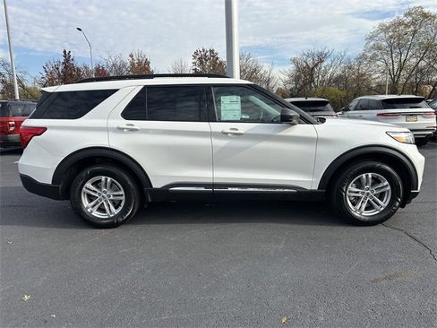 Certified 2022 Ford Explorer XLT image 4