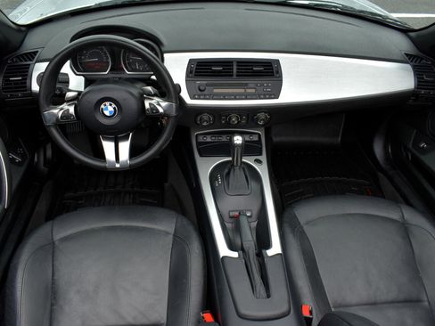 Used 2006 BMW Z4 3.0i image 17