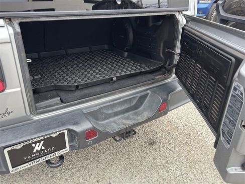 Used 2018 Jeep Wrangler Unlimited Sahara image 31