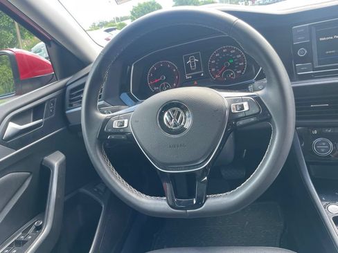 Used 2021 Volkswagen Jetta SE FWD image 12