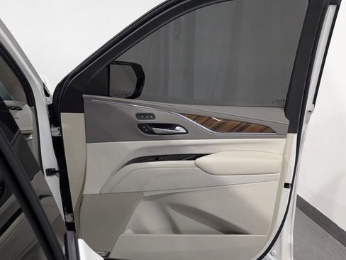 Certified 2024 Cadillac Escalade ESV Sport Platinum w/ LPO, ONYX Package image 30