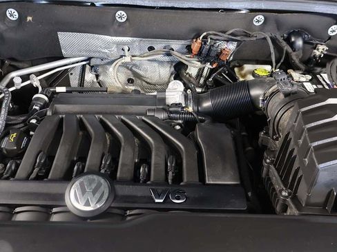 Used 2023 Volkswagen Atlas SEL Premium AWD/4WD image 25