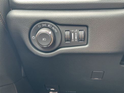 New 2026 Chrysler Pacifica Pinnacle image 14