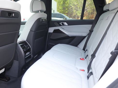 New 2026 BMW X5 xDrive40i w/ Climate Comfort Package image 13