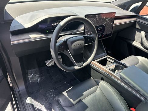Used 2023 Tesla Model X AWD/4WD image 2