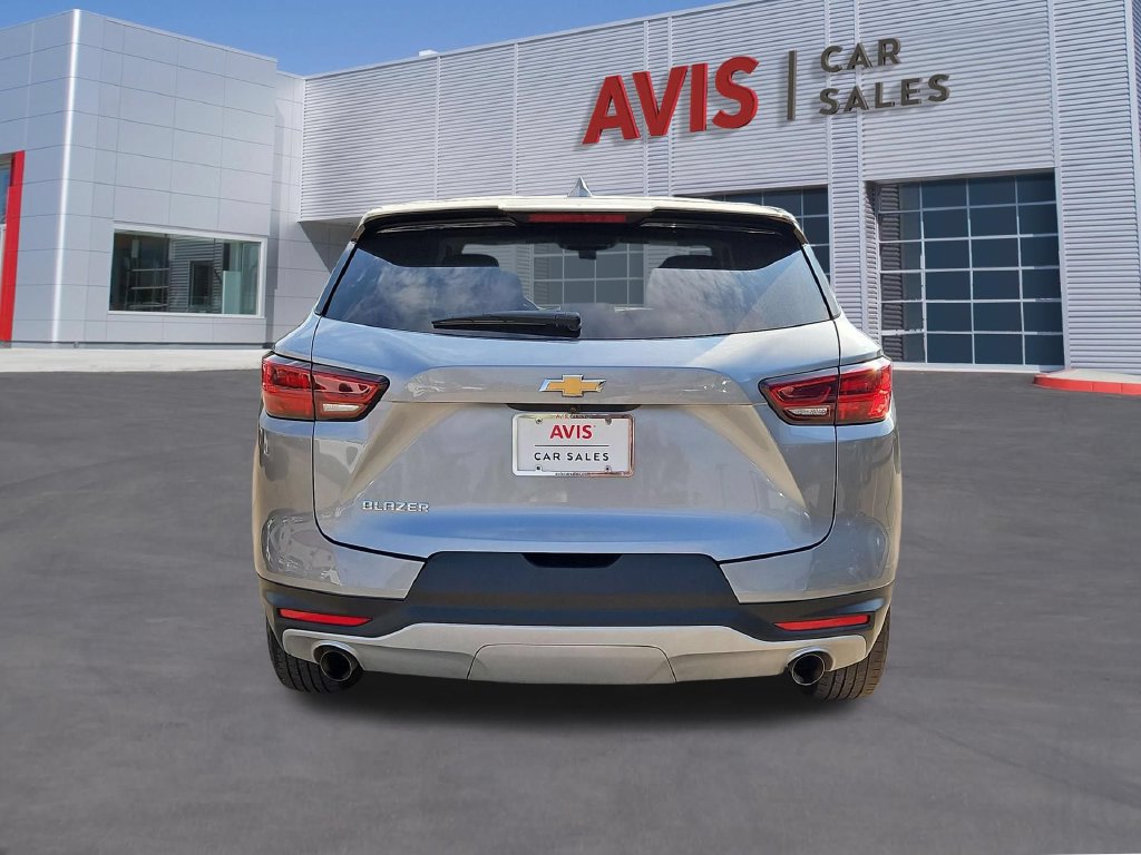 Used 2025 Chevrolet Blazer LT FWD image 7