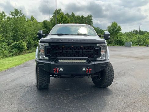 Used 2017 Ford F250 XLT w/ XLT Premium Package AWD/4WD image 3