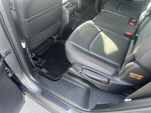 Used 2022 Nissan Pathfinder SL image 18