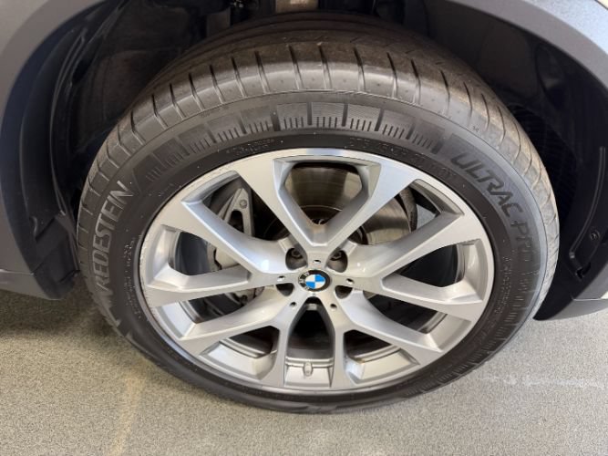 Used 2026 BMW X5 xDrive40i AWD/4WD image 9